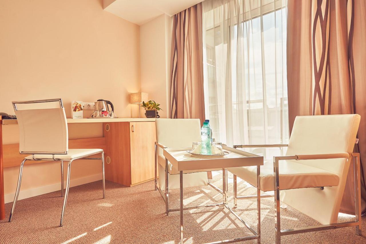 ไอบิส คอนสตันตา Hotel คอนสตันซา ภายนอก รูปภาพ